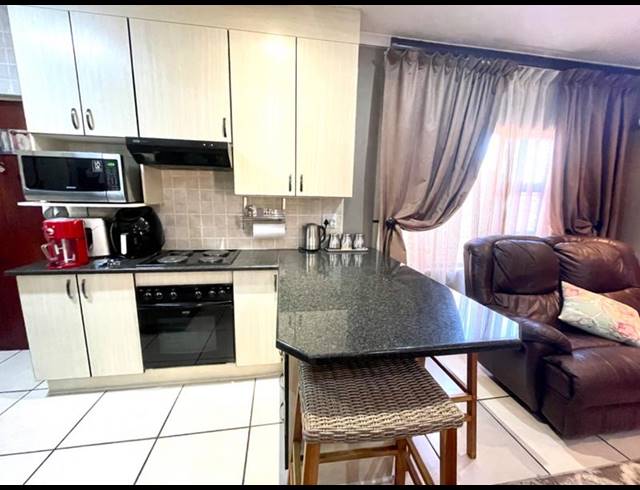 3 BEDROOM TOWNHOUSE FOR SALE IN CHANCLIFF RIDGE